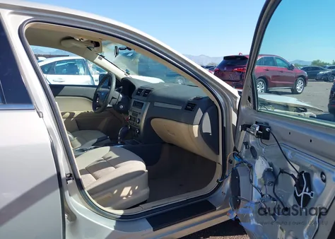 2010 Ford Fusion Se z USA, uszkodzony, nr VIN 3FAHP0HA5AR249414